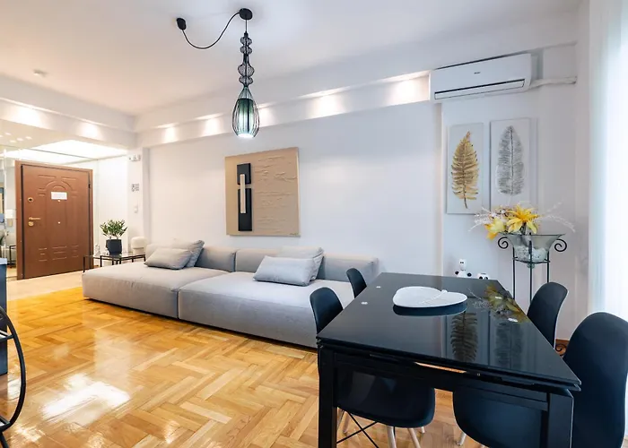 Apartment In Glyfada Center