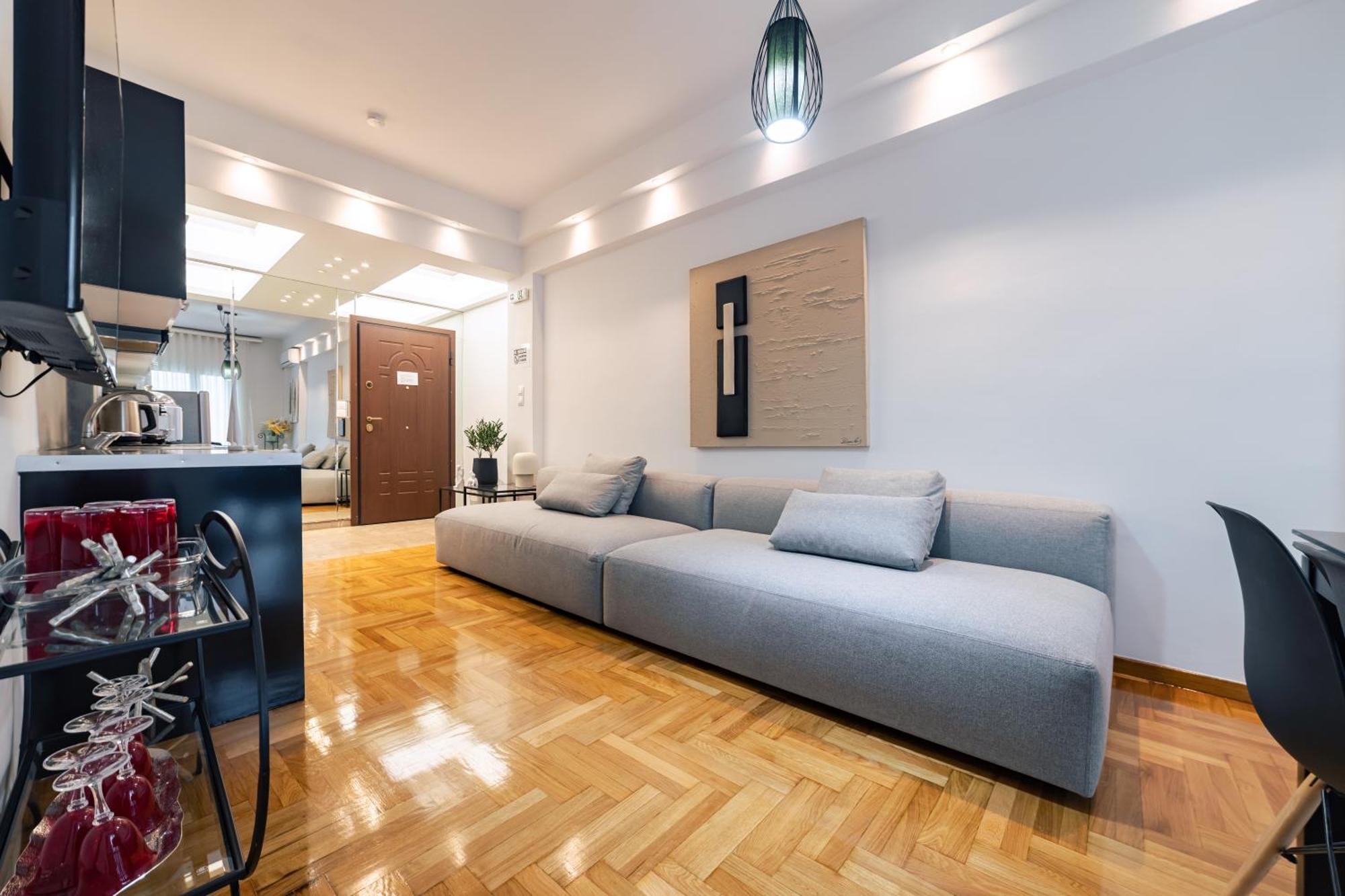 Apartment In Glyfada Center Athens