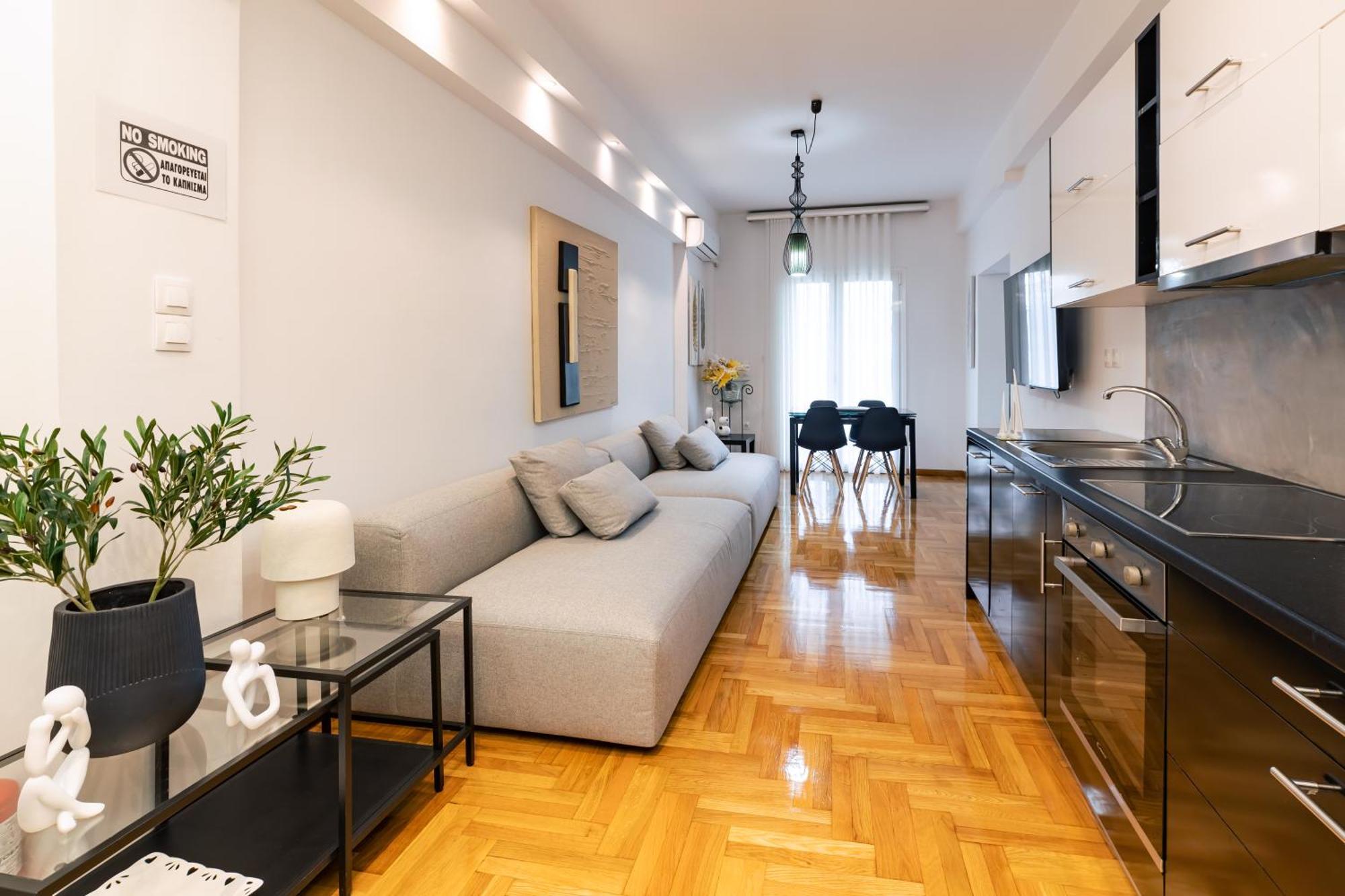 In Glyfada Center Apartment Athens