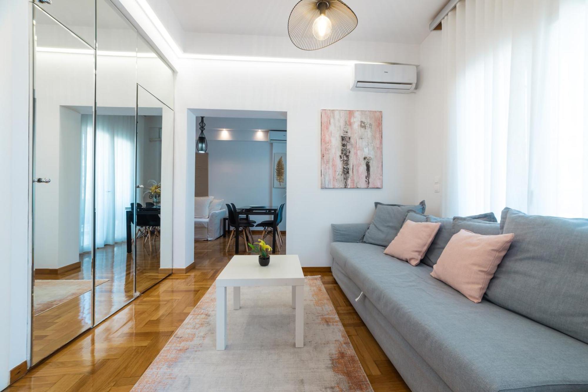 In Glyfada Center Apartament Atena